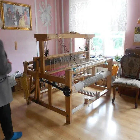 Проживание в семье Manor *