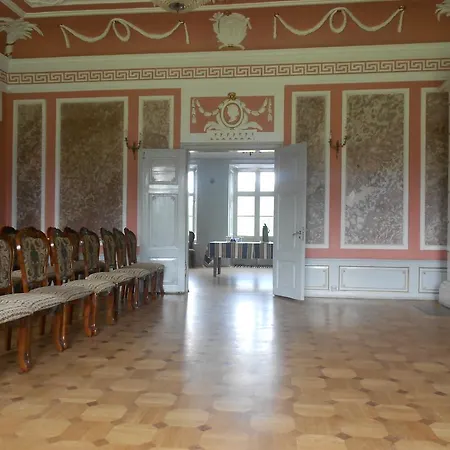 Manor Проживание в семье